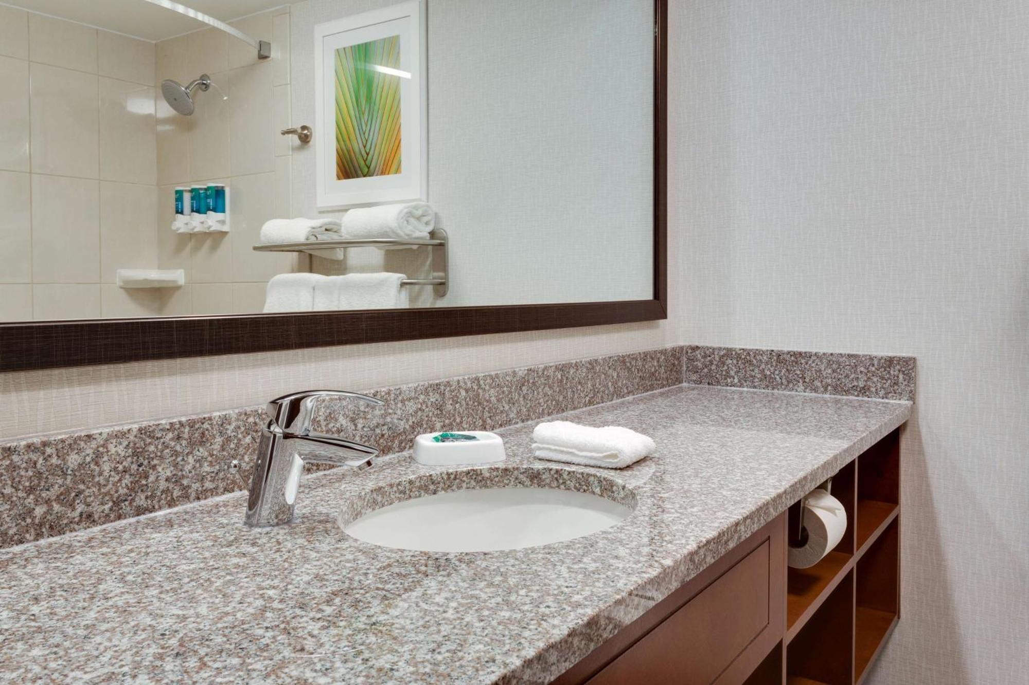 Drury Inn & Suites Columbia Stadium Boulevard Eksteriør bilde