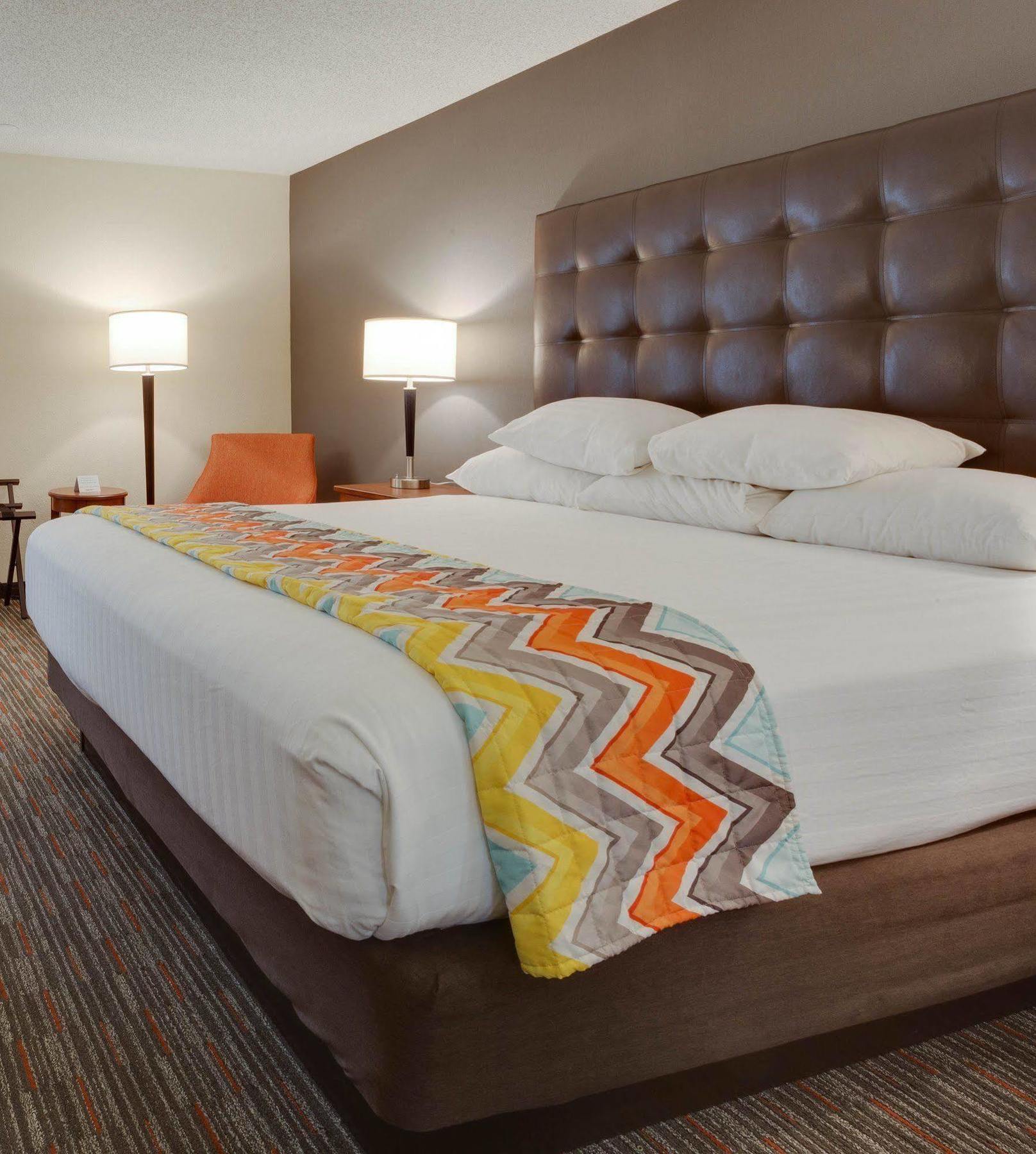 Drury Inn & Suites Columbia Stadium Boulevard Eksteriør bilde